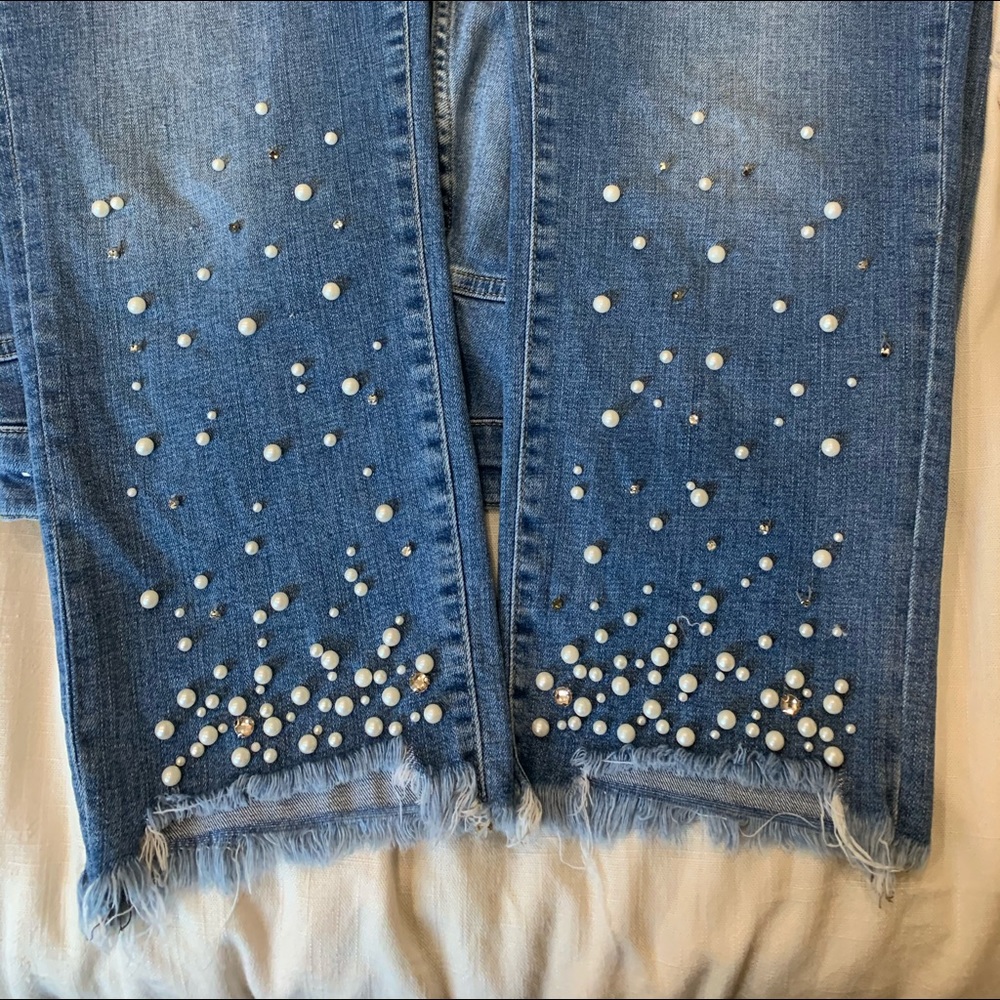 Pilcro pearl & rhinestone denim jeans sz32